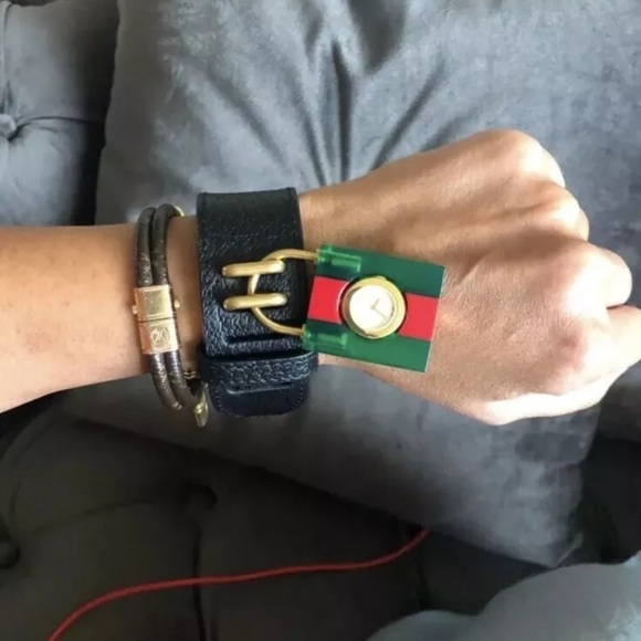 Gucci lock watch 100% authentic - Picture 2 of 8
